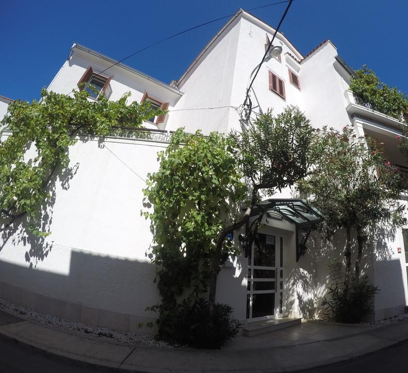 Guest House Neho Црес Экстерьер фото